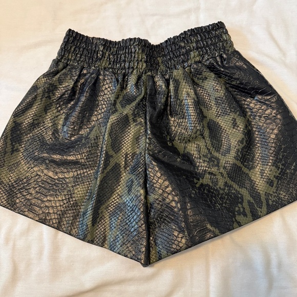 Ramy Brook XS Skylar Faux Leather Snakeskin Shorts ~ Modern Art to Wear - Picture 4 of 9